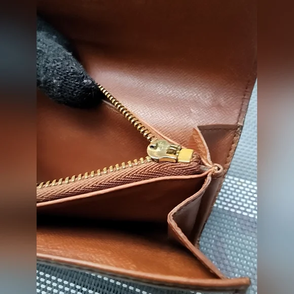 ๐ฅBUNDLE 3 Authentic LOUIS VUITTON Wallets ๐ฅGreat deal! Don't miss this chance! - Picture 10 of 16